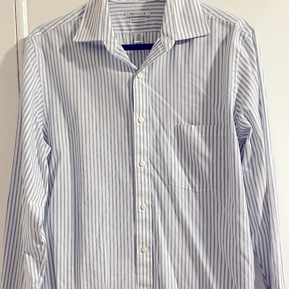Van Heusen Men’s button up long sleeve shirt